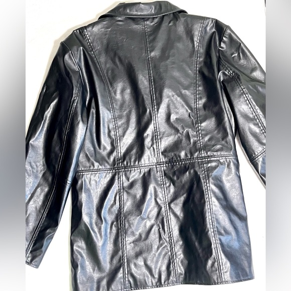 Black Pleather jacket by Weather Spirits used Black imitation Vegan Leather Coat - Picture 6 of 10